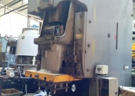 Máy dập 1