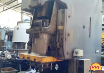 Máy dập 1